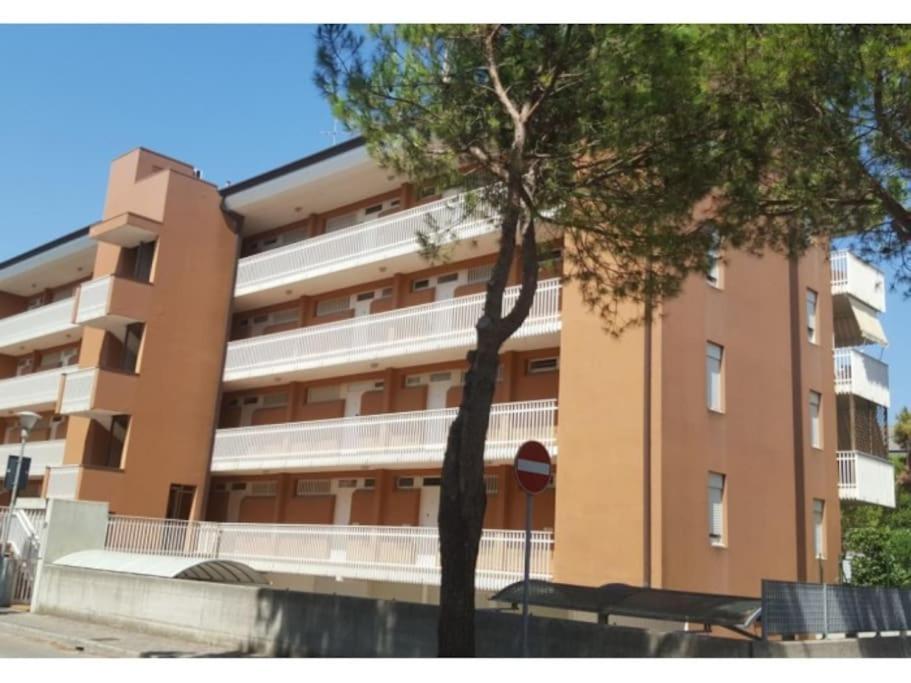 Appartamento Park Residence Lignano Sabbiadoro Eksteriør bilde